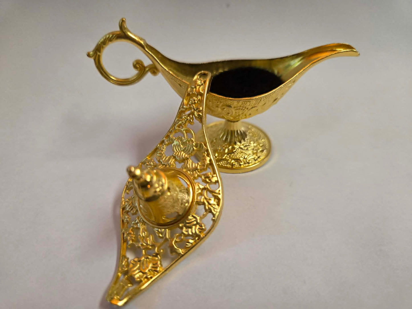 Aladdin's Lamp Incense Burner – Decorative Brass Burner with Removable Lid